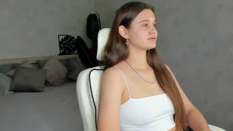 Renesmy online show from October 11, 1:05 am