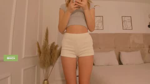 Rennatha online show from February 22, 10:14 am