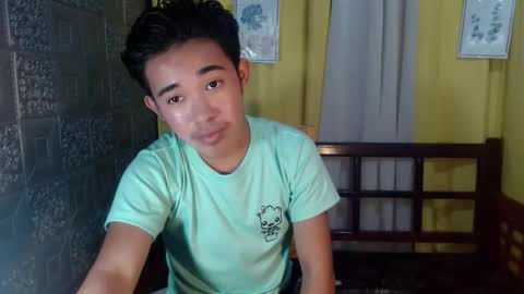 Snapshot of renzamora chatting on October 28, 2:42 pm rnezamora online show from October 28, 2:42 pm