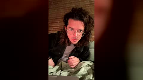 Snapshot of renzo_899 chatting on March 1, 3:19 am Renzo online show from March 1, 3:19 am