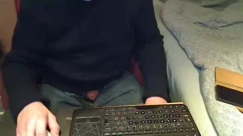 Snapshot of reodorfelgen chatting on November 20, 7:13 pm Reodor online show from November 20, 7:13 pm