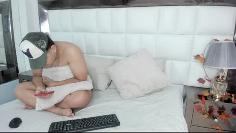 Rexa y blade  online show from January 12, 12:12 pm
