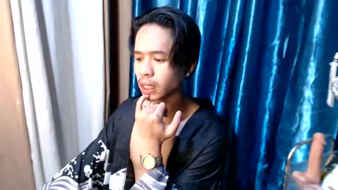 Snapshot of rey_004 chatting on October 14, 8:04 am rey_004 online show from October 14, 8:04 am