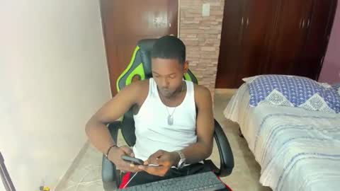 Snapshot of rey_bbc chatting on May 7, 12:38 am rey_bbc online show from May 7, 12:38 am