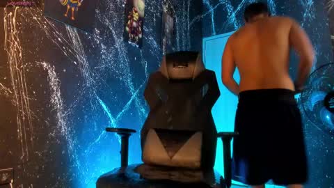 Snapshot of reybigxxx chatting on September 25, 4:16 am Rey online show from September 25, 4:16 am