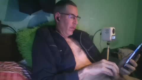 Snapshot of reyes_albert2006 chatting on April 19, 3:44 pm reyes_albert2006 online show from April 19, 3:44 pm