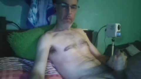 Snapshot of reyes_albert2006 chatting on April 24, 7:38 pm reyes_albert2006 online show from April 24, 7:38 pm