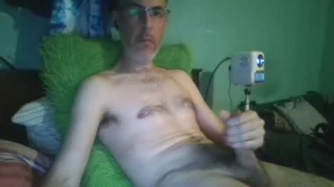 Snapshot of reyes_albert2006 chatting on May 1, 12:10 pm reyes_albert2006 online show from May 1, 12:10 pm