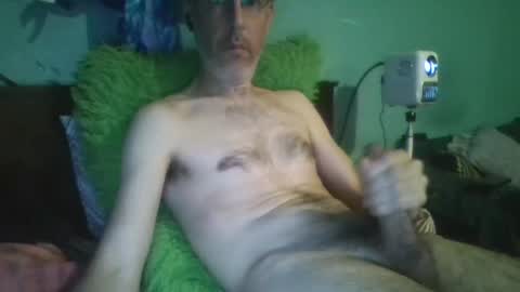 Snapshot of reyes_albert2006 chatting on May 22, 12:55 pm reyes_albert2006 online show from May 22, 12:55 pm