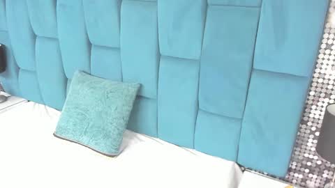 Snapshot of reze_chaw chatting on March 29, 1:00 pm Reze online show from March 29, 1:00 pm