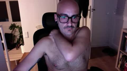 rfmnatural online show from April 3, 9:24 pm