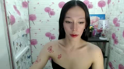 HI GUYS IM RHIAN PLEASE GIVE ME THUMBS UP online show from December 8, 10:52 am