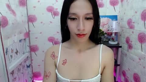 HI GUYS IM RHIAN PLEASE GIVE ME THUMBS UP online show from January 13, 4:50 am