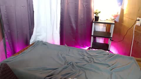 HI GUYS IM RHIAN PLEASE GIVE ME THUMBS UP online show from January 15, 4:11 pm