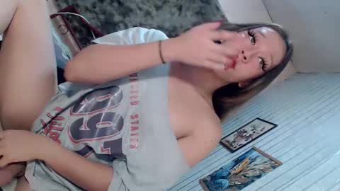 HI GUYS IM RHIAN PLEASE GIVE ME THUMBS UP online show from May 7, 11:04 am