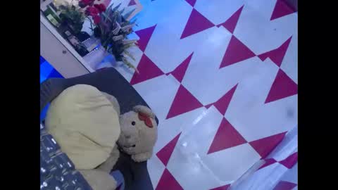 rhiann0 online show from February 12, 1:28 pm