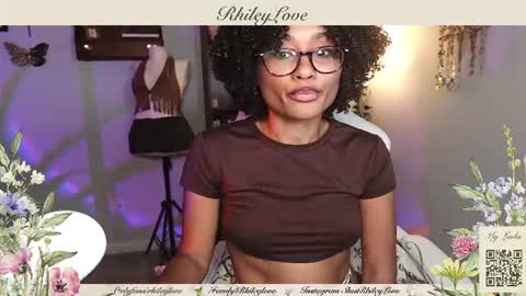 Rhileylove online show from July 18, 1:32 am