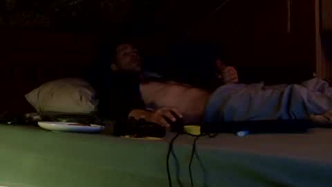 Snapshot of rhumgom40 chatting on December 8, 5:22 pm rhumgom40 online show from December 8, 5:22 pm