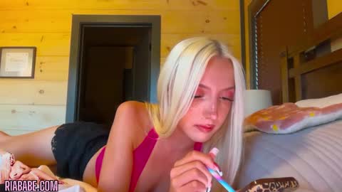 ria  online show from October 2, 9:33 pm