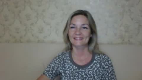 Snapshot of rialur09 chatting on October 3, 5:54 pm Galina online show from October 3, 5:54 pm