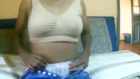 Snapshot of ricah_bellah chatting on February 16, 12:12 pm ricah_bellah online show from February 16, 12:12 pm