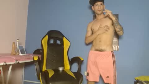 ricardo_big_cock online show from April 3, 10:19 pm