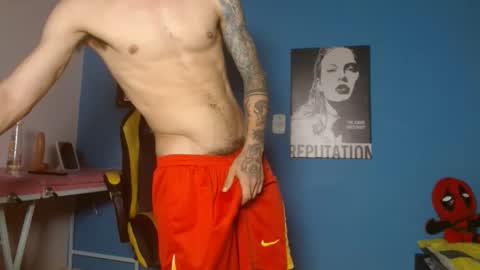 Snapshot of ricardo_big_cock chatting on April 6, 11:27 pm ricardo_big_cock online show from April 6, 11:27 pm