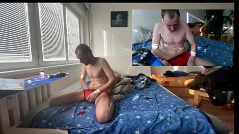 Snapshot of ricciardio chatting on September 18, 6:37 am ricciardio online show from September 18, 6:37 am