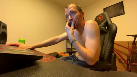 Snapshot of ricciardio chatting on October 12, 3:55 pm ricciardio online show from October 12, 3:55 pm