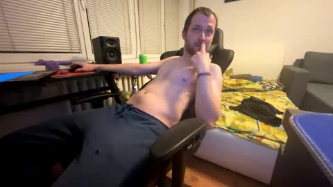 Snapshot of ricciardio chatting on October 27, 11:20 pm ricciardio online show from October 27, 11:20 pm