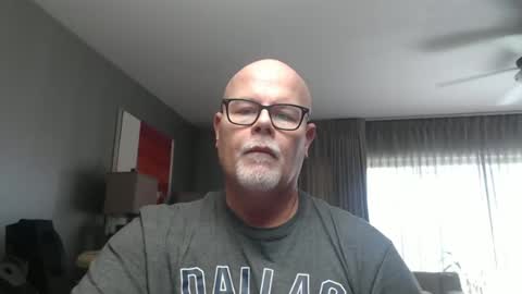 Snapshot of rich32937 chatting on January 3, 2:51 pm rich32937 online show from January 3, 2:51 pm