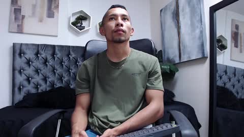 richar_voller online show from December 7, 11:18 am