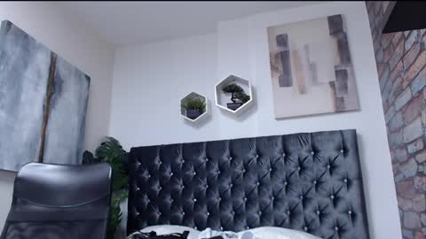 richar_voller online show from December 18, 2:28 pm