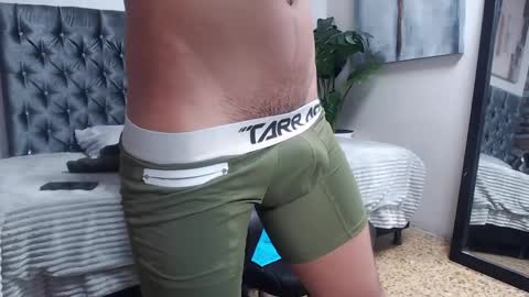 richar_voller online show from April 30, 11:42 pm