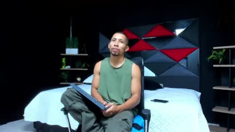 richar_voller online show from May 9, 11:37 am