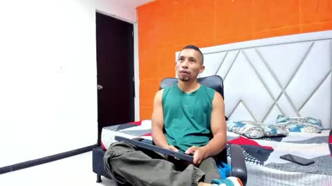 richar_voller online show from May 18, 11:38 am