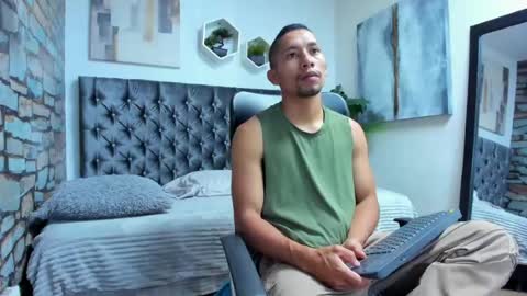 richar_voller online show from May 20, 11:27 am