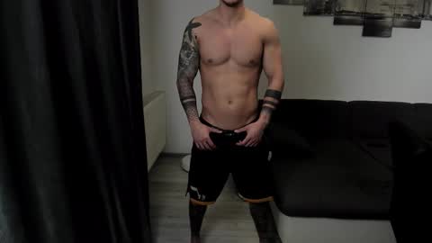 RichardDarell online show from December 2, 6:08 am