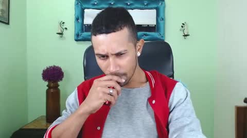 Snapshot of richardwithe_ chatting on March 18, 11:57 am Richard online show from March 18, 11:57 am