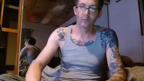 Snapshot of richi3richny chatting on March 18, 2:47 am Richie online show from March 18, 2:47 am