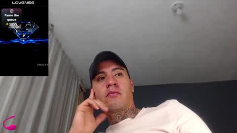 Snapshot of richi_grubby chatting on December 31, 12:11 am David online show from December 31, 12:11 am