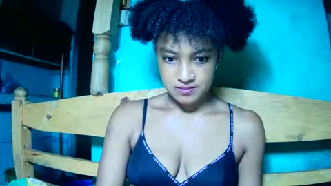 Snapshot of richinah3112 chatting on February 20, 1:19 pm richinah3112 online show from February 20, 1:19 pm
