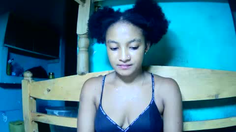 Snapshot of richinah3112 chatting on February 24, 12:52 am richinah3112 online show from February 24, 12:52 am