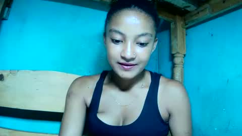 Snapshot of richinah3112 chatting on March 2, 7:43 am richinah3112 online show from March 2, 7:43 am