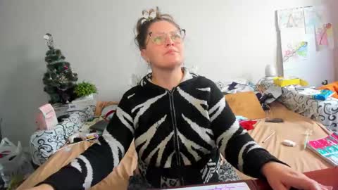 Anna - not anna - right Anna  online show from February 6, 10:51 am