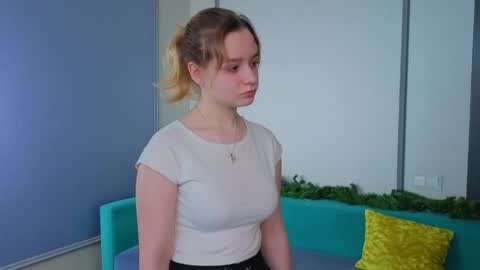 Snapshot of rickietujague chatting on April 5, 1:36 am Violetta online show from April 5, 1:36 am