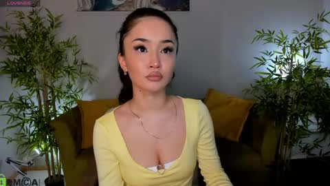 Layla online show from April 28, 10:31 am