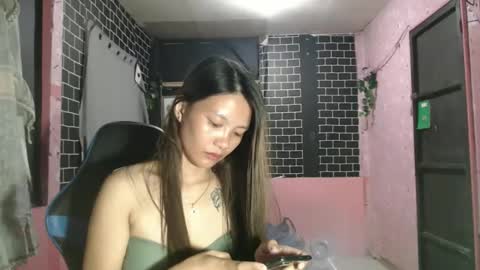 Snapshot of ride_me_angel chatting on October 20, 12:38 pm ride_me_angel online show from October 20, 12:38 pm