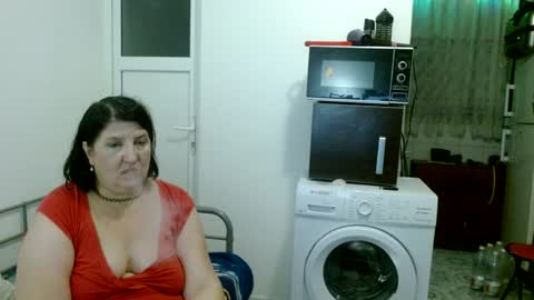 Snapshot of ridemerafsuzana chatting on December 4, 3:21 pm Ridemeraf online show from December 4, 3:21 pm
