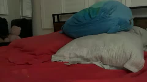 Snapshot of rider853 chatting on December 22, 2:52 am rider853 online show from December 22, 2:52 am